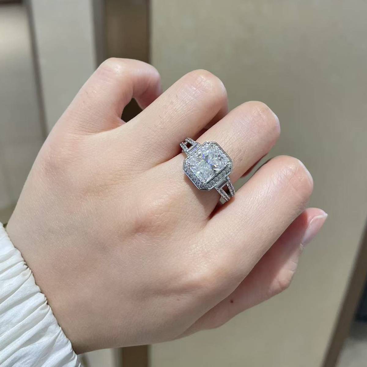 Emerald Cut Round Bag Women's Ring S925 Silver Plated Platinum Customized Selection Main Stone Moissanite Diamond 3.0ct/Secondary Stone High Carbon Diamond